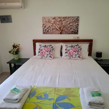 Giannis αdults Only بيت ضيافة كوينيرا