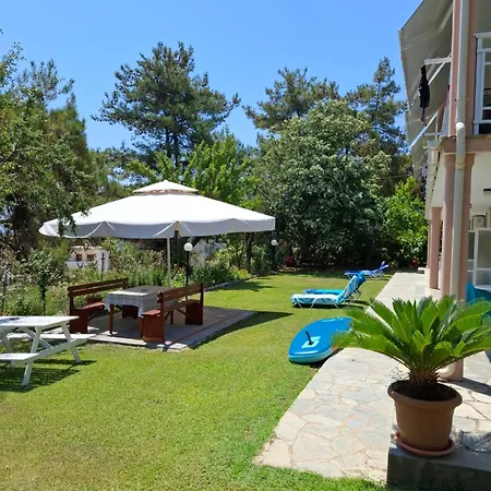 بيت ضيافة Giannis αdults Only كوينيرا