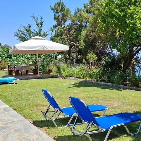 Giannis αdults Only كوينيرا