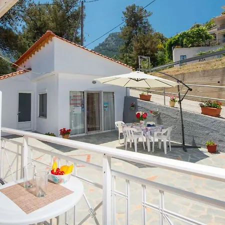 Giannis αdults Only 3*