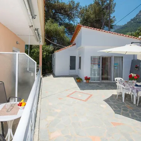 Guest house Giannis αdults Only Koinira