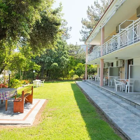 Giannis αdults Only Guest house Koinira