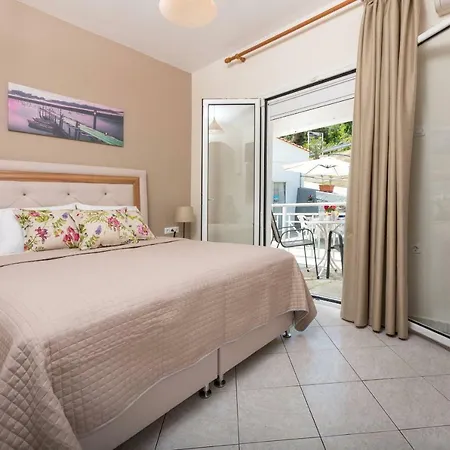 Giannis αdults Only Guest house Koinira
